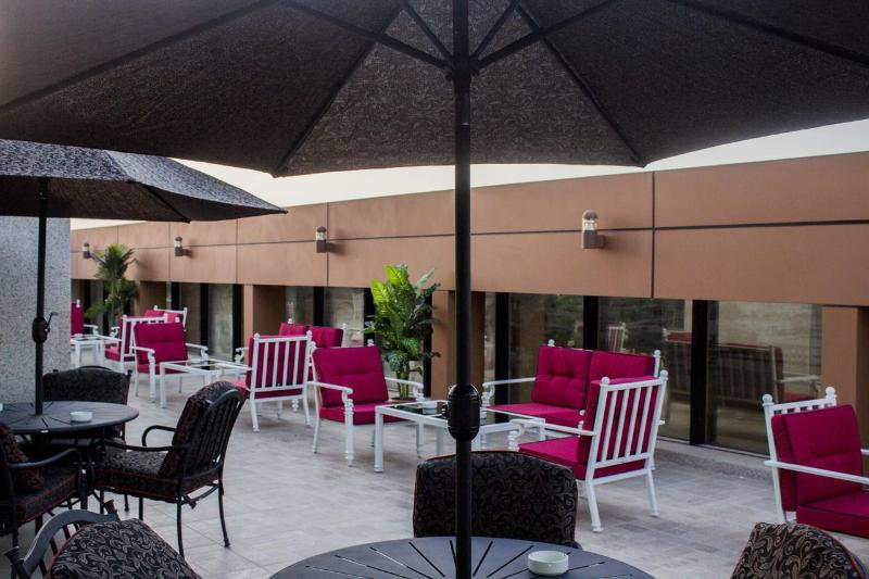 Platinum Seventy Aparthotel Jeddah Exterior photo