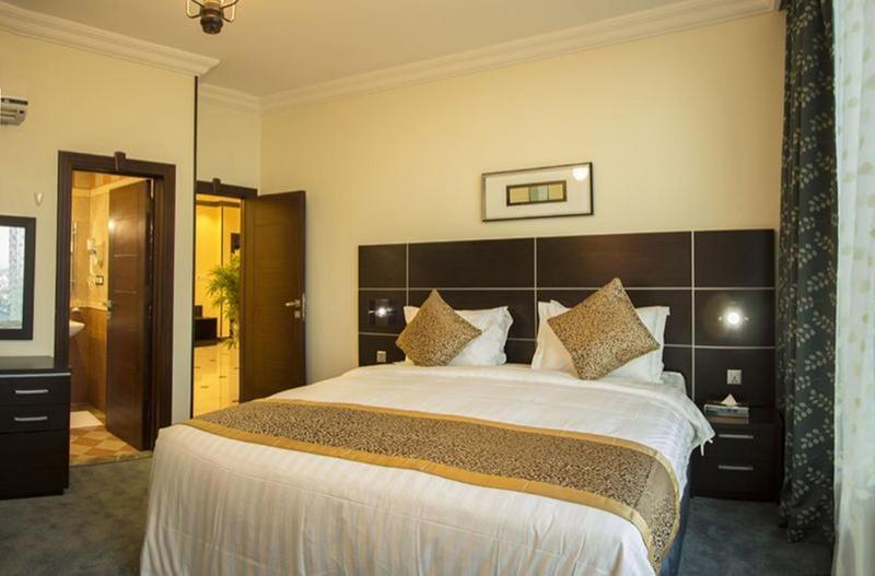 Platinum Seventy Aparthotel Jeddah Exterior photo