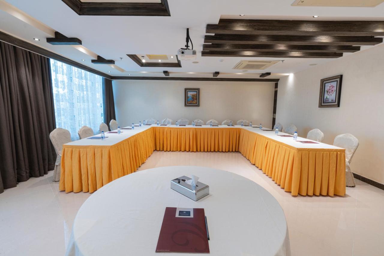 Platinum Seventy Aparthotel Jeddah Exterior photo